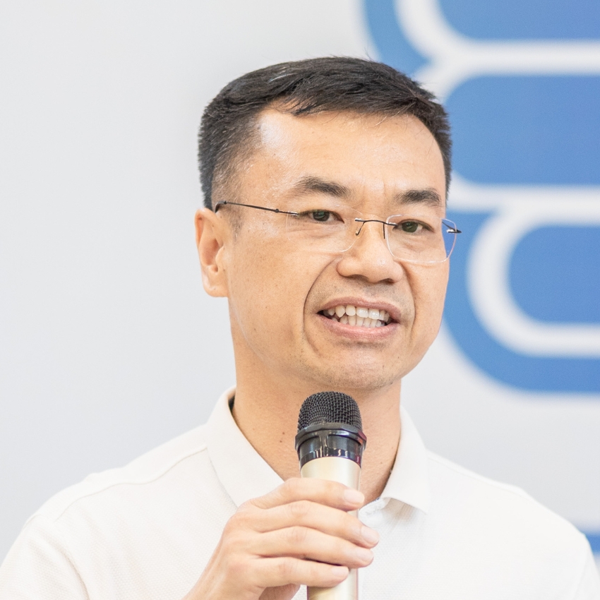 Professor Cen Jamlam